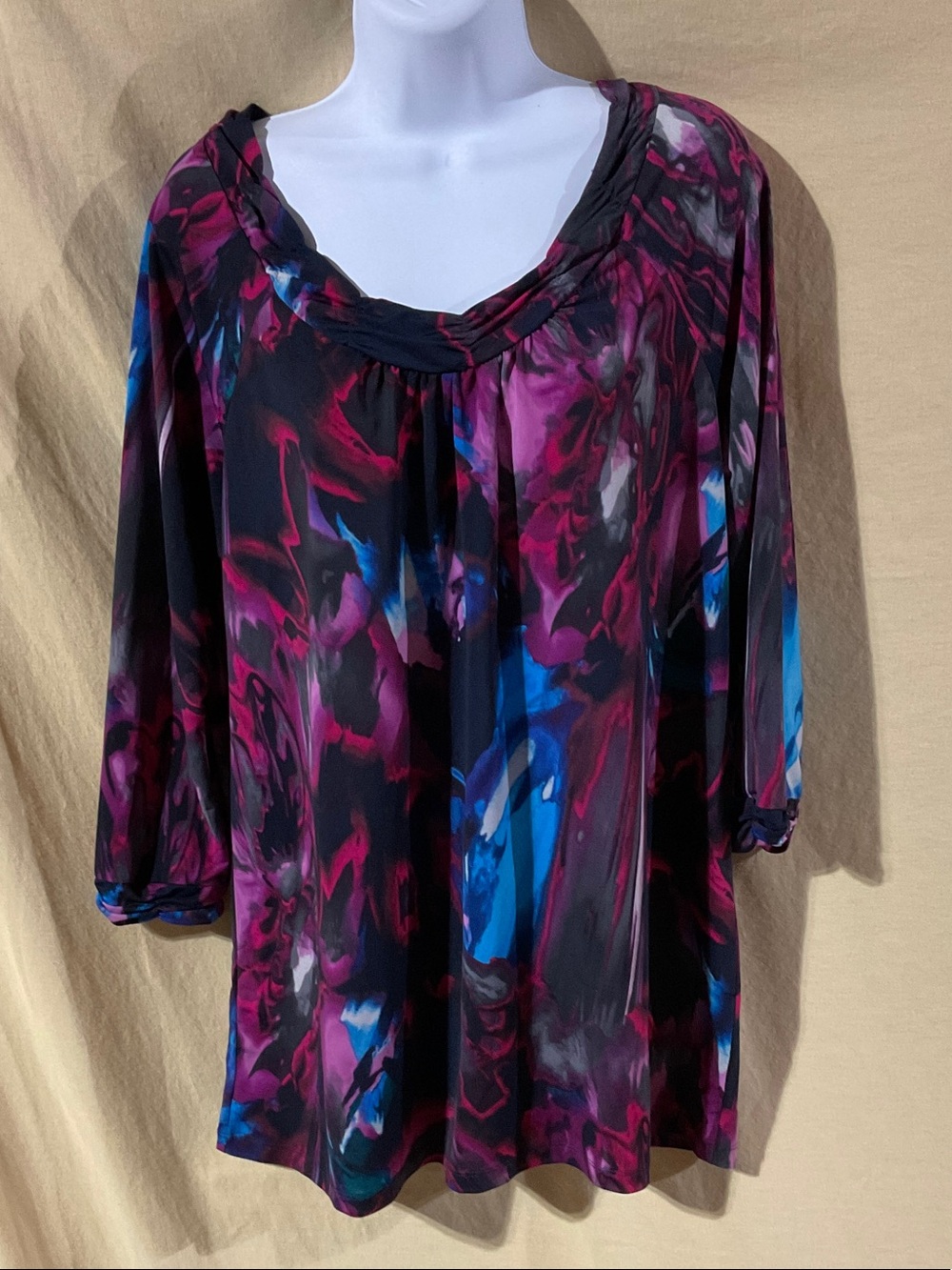 Daisy Fuentes Size L Black Magenta and Blue Abstract Floral Blouse